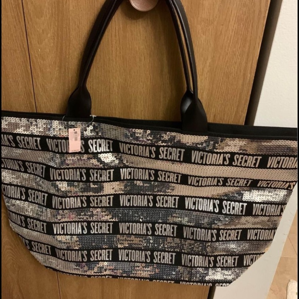 Victoria’s Secret tote and makeup bag
